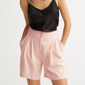 NWT H&M Wide leg high waisted Bermuda shorts Pale Pink color Size 6